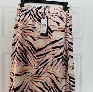 KENDALL & KYLIE Patterned Skirt. Nature, Watercolor, Abstract Inspired. NEW NWT